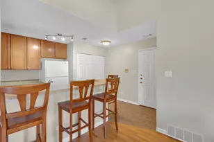 1915 N Hicks Rd, Palatine, IL 60074 - Photo 6