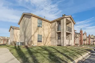 1915 N Hicks Rd, Palatine, IL 60074 - Photo 20