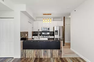 400 W Ontario St, Chicago, IL 60654 - Photo 4