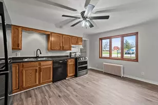 913 Ogden Rd, New Lenox, IL 60451 - Photo 12