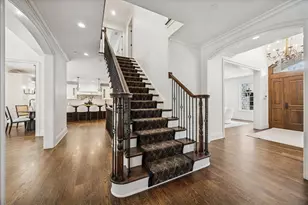 423 56th St, Clarendon Hills, IL 60514 - Photo 2