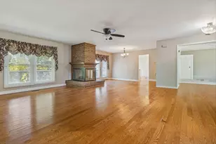 417 River Bluff Cir, Naperville, IL 60540 - Photo 2