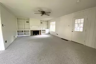 255 Oak St, Hampshire, IL 60140 - Photo 4