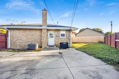 11257 S Pacific Drive, Worth, IL 60482 - Photo 18