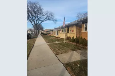 8151 S Commercial Avenue, Chicago, IL 60617 - Photo 2