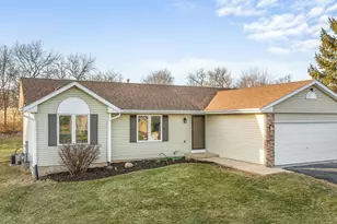 4144 Westridge Dr, Winnebago, IL 61088 - Photo 2