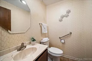 2757 Karen Ln, Glenview, IL 60025 - Photo 18