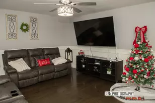 16229 Marshfield Ave, Markham, IL 60428 - Photo 2