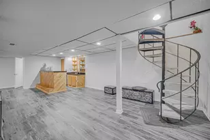 933 Shambliss Ln, Buffalo Grove, IL 60089 - Photo 8