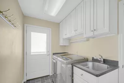 933 Shambliss Lane, Buffalo Grove, IL 60089 - Photo 14