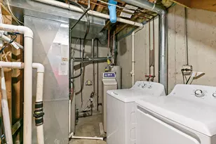 402 Lowell Dr, South Elgin, IL 60177 - Photo 18