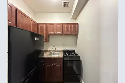 661 W Sheridan Road #607, Chicago, IL 60613 - Photo 2