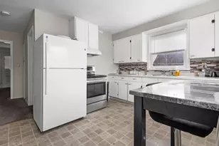 208 Moseley St, Elgin, IL 60123 - Photo 12