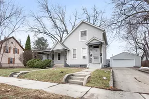 208 Moseley St, Elgin, IL 60123 - Photo 1