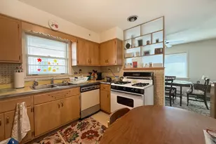 548 Elm St, Glen Ellyn, IL 60137 - Photo 4