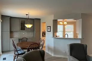 116 Hemstead St, Lake Bluff, IL 60044 - Photo 4