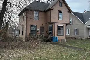 208 E Timber St, Pontiac, IL 61764 - Photo 1