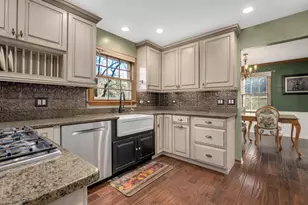 1203 Redfield Rd, Naperville, IL 60563 - Photo 10