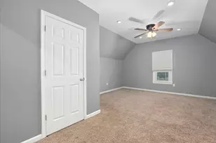 4338 N Kenneth Ave, Chicago, IL 60641 - Photo 16