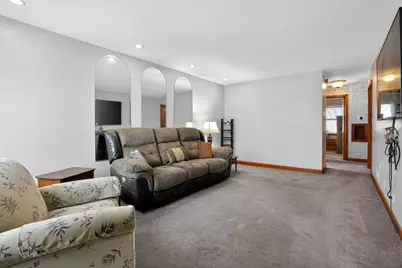 5321 N McVicker Avenue, Chicago, IL 60630 - Photo 4