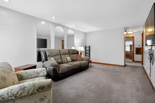 5321 N McVicker Ave, Chicago, IL 60630 - Photo 4