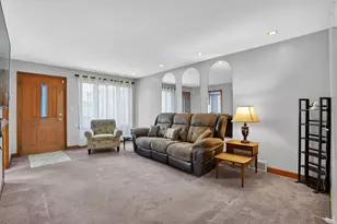 5321 N McVicker Ave, Chicago, IL 60630 - Photo 2