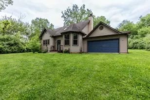 8 Birch Dr, Putnam, IL 61560 - Photo 2