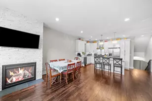 3215 N Elston Ave, Chicago, IL 60618 - Photo 8