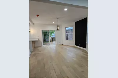 5402 N Mobile Avenue, Chicago, IL 60630 - Photo 4