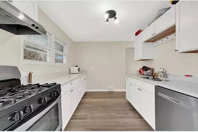 12565 Irving Avenue, Blue Island, IL 60406 - Photo 6