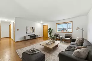 110 Westmere Rd, Des Plaines, IL 60016 - Photo 2