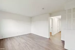 10416 Michael Todd Terrace, Glenview, IL 60025 - Photo 6