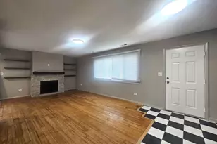 841 Oxford Pl, Wheeling, IL 60090 - Photo 2