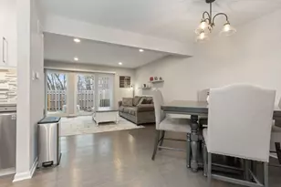 39 Sorrento Dr, Palos Heights, IL 60463 - Photo 2