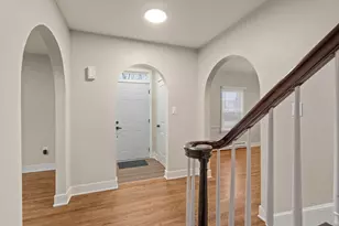 412 W 9th St, Sterling, IL 61081 - Photo 4