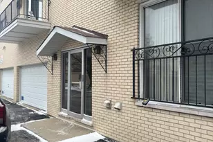 5825 W 103rd St, Oak Lawn, IL 60453 - Photo 8