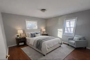 689 N Lincoln Ave, Aurora, IL 60505 - Photo 4