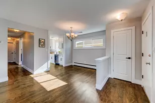 4856 Wick Dr, Oak Lawn, IL 60453 - Photo 10