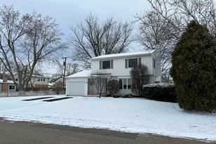 1112 Laurel Ave, Deerfield, IL 60015 - Photo 2