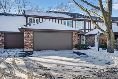 547 Woodmar Lane, Crystal Lake, IL 60014 - Photo 2