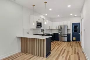 1040 W 34th Pl, Chicago, IL 60608 - Photo 6