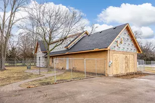 7680 Wolf Rd, Burr Ridge, IL 60527 - Photo 4