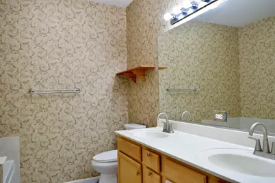 1126 N Oakwood Drive #1126, Fox Lake, IL 60020 - Photo 16