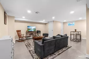 572 Glendale Ave, Glen Ellyn, IL 60137 - Photo 12