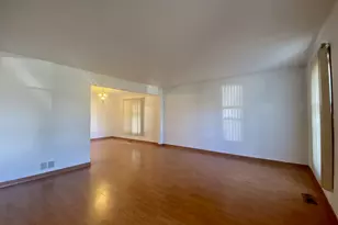 30 Wildwood Dr, Roselle, IL 60172 - Photo 4