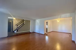 30 Wildwood Dr, Roselle, IL 60172 - Photo 8