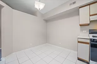 1630 W Pheasant Trail Dr, Arlington Heights, IL 60004 - Photo 12