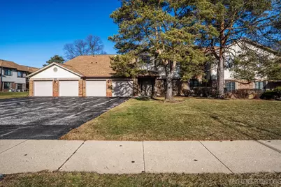 1630 W Pheasant Trail Drive #2, Arlington Heights, IL 60004 - Photo 1