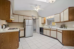 1630 W Pheasant Trail Dr, Arlington Heights, IL 60004 - Photo 10