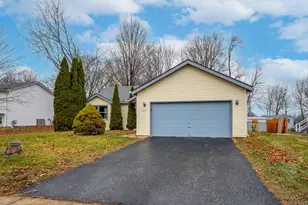 1219 W 6th St, Belvidere, IL 61008 - Photo 2